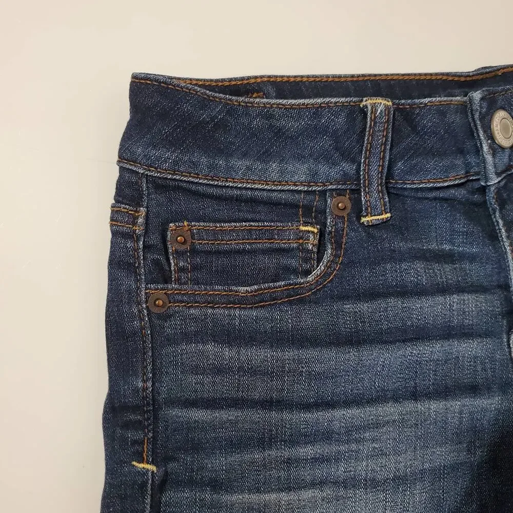 American Eagle Super Stretch Raw Frayed Hem Dark Wash Jean Shorts Womens Size 4